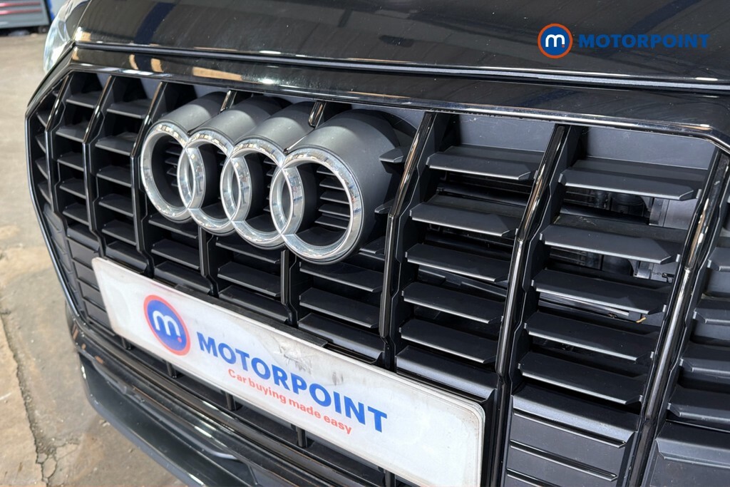 Audi Q3 Black Edition Black #45