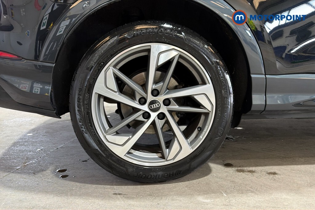 Audi Q3 Black Edition Black #49