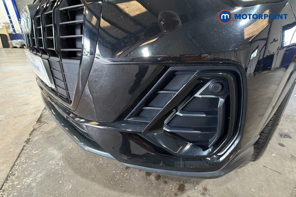 Audi Q3 Black Edition Black #46
