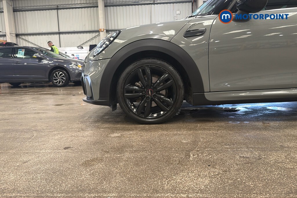Mini Hatch 1.5 Cooper Sport Red #43