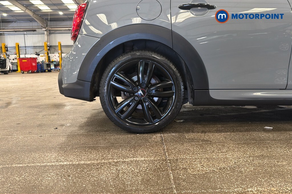 Mini Hatch 1.5 Cooper Sport Red #45
