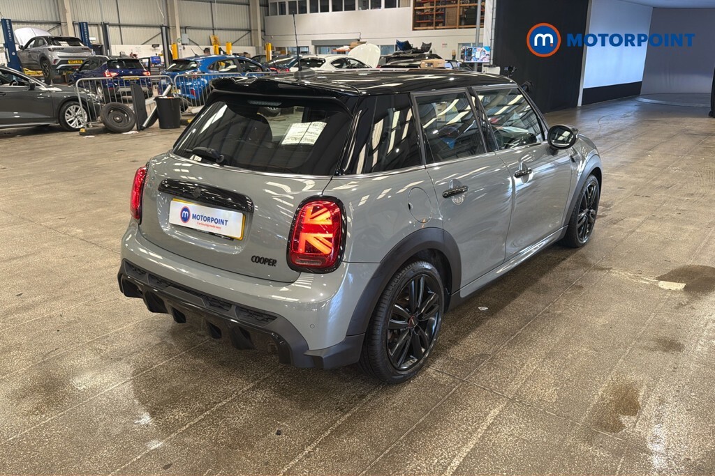 Mini Hatch 1.5 Cooper Sport Red #35