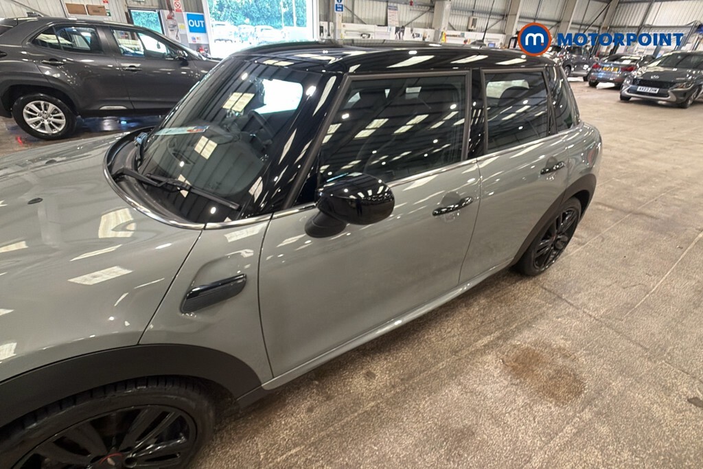 Mini Hatch 1.5 Cooper Sport Red #40