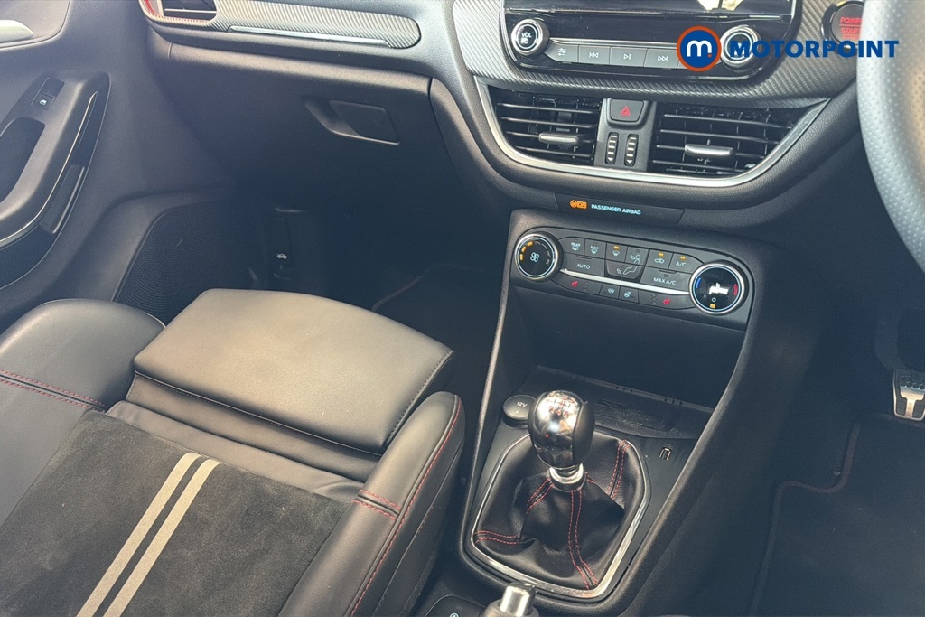 Ford Fiesta Active X White #20
