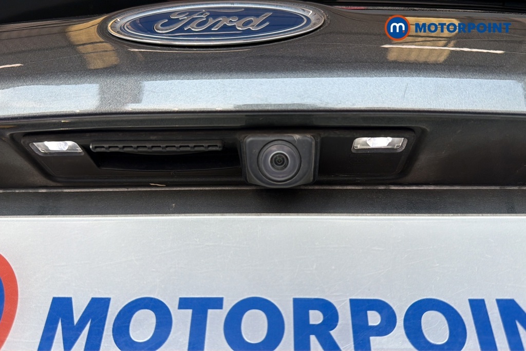 Ford Fiesta Active X White #32
