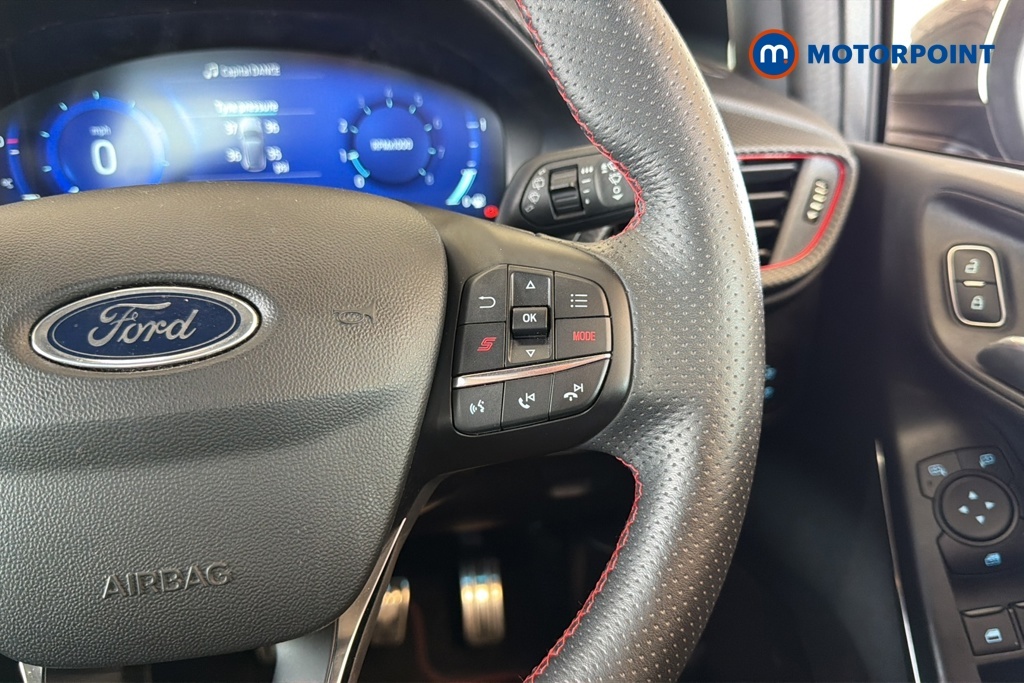 Ford Fiesta Active X White #11