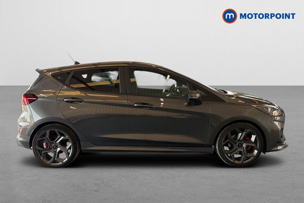 Ford Fiesta Active X White #4