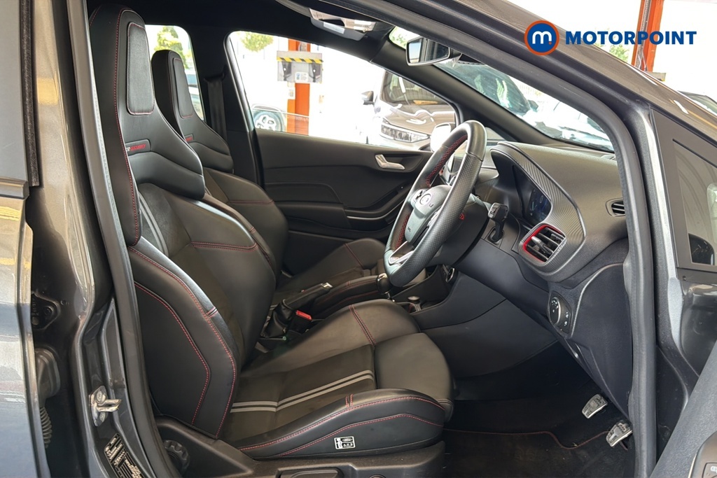Ford Fiesta Active X White #25
