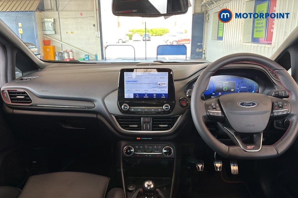 Ford Fiesta Active X White #9