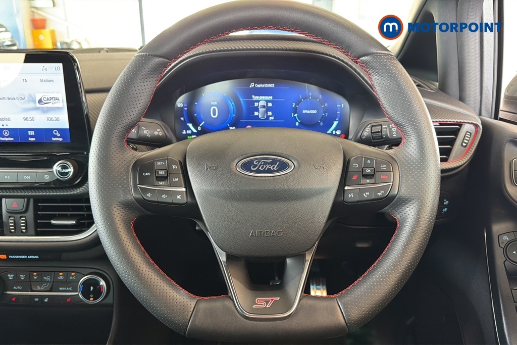 Ford Fiesta Active X White #10