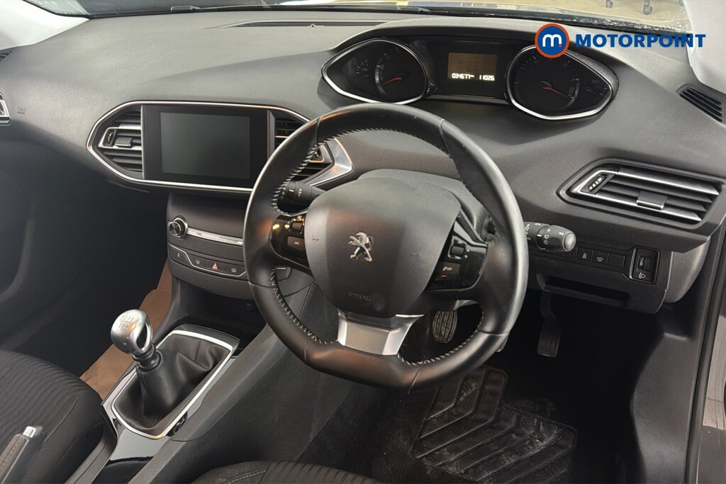 Peugeot 308 Hatchback Red #9