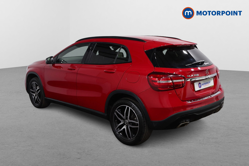 Mercedes-Benz GLA Class Gla 180 Urban Edition Red #5