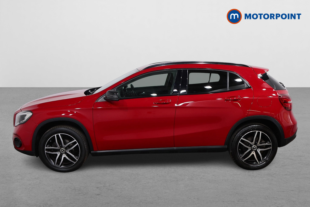 Mercedes-Benz GLA Class Gla 180 Urban Edition Red #4