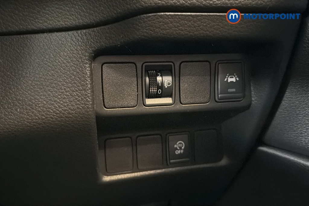 Nissan Qashqai Dig-t Tekna Black #17