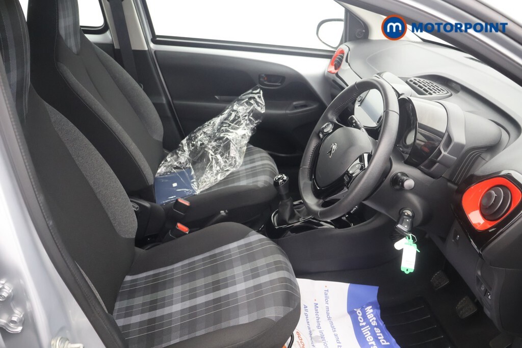 Peugeot 108 108 Active Red #24