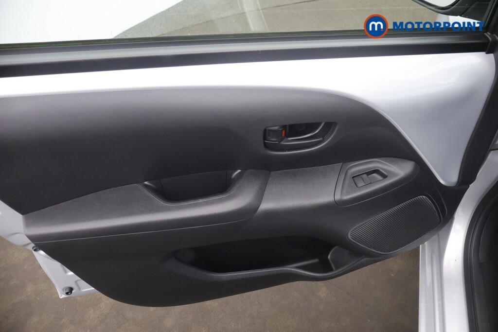 Peugeot 108 108 Active Red #30