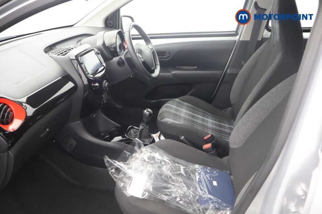 Peugeot 108 108 Active Red #31