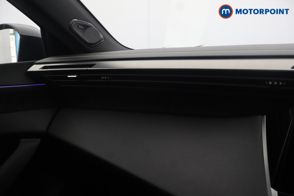 Peugeot 308 Hatchback White #16