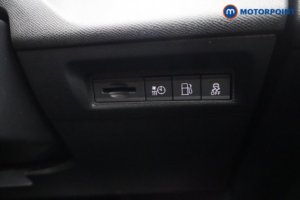 Peugeot 308 Hatchback White #24