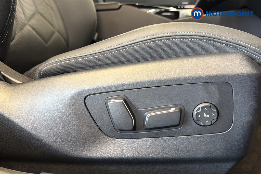 BMW 5 Series 4.8 550I V8 Se White #26