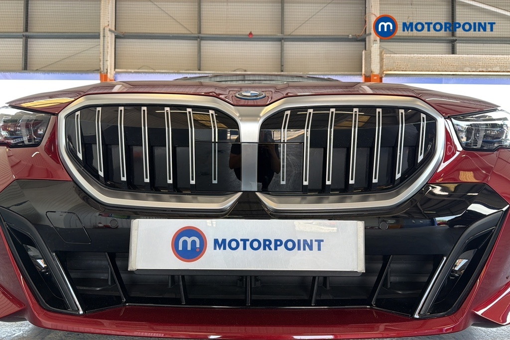 BMW 5 Series 4.8 550I V8 Se White #40