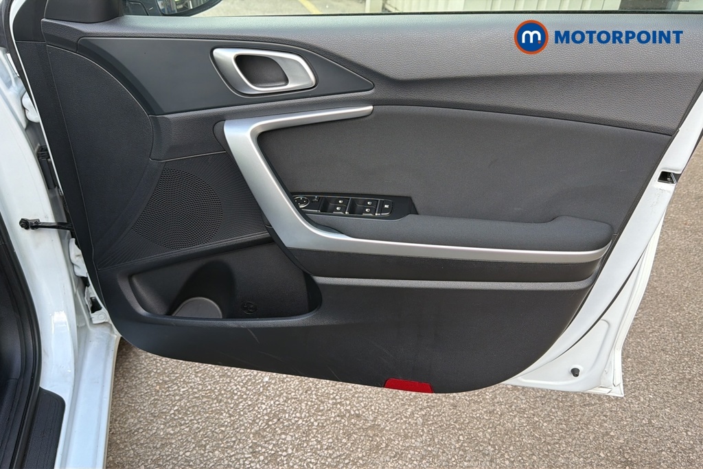 Kia Ceed 1.4 Crdi Ecodynamics 1 Sportswagon Euro 5 Ss Black #20