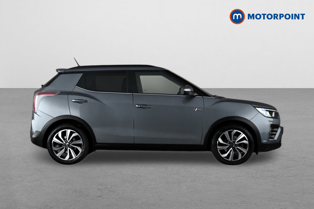 SsangYong Tivoli Ultimate Black #8