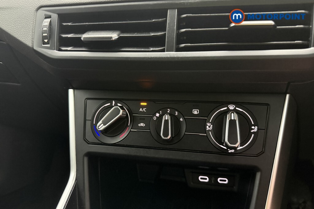 Volkswagen Taigo R-line White #20