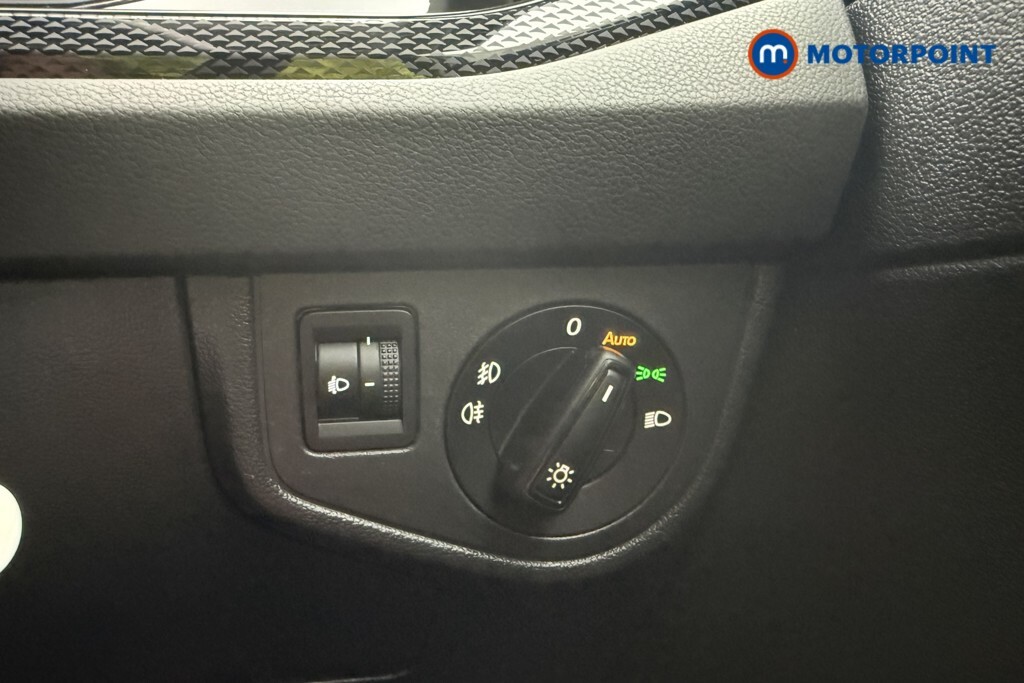 Volkswagen Taigo R-line White #23