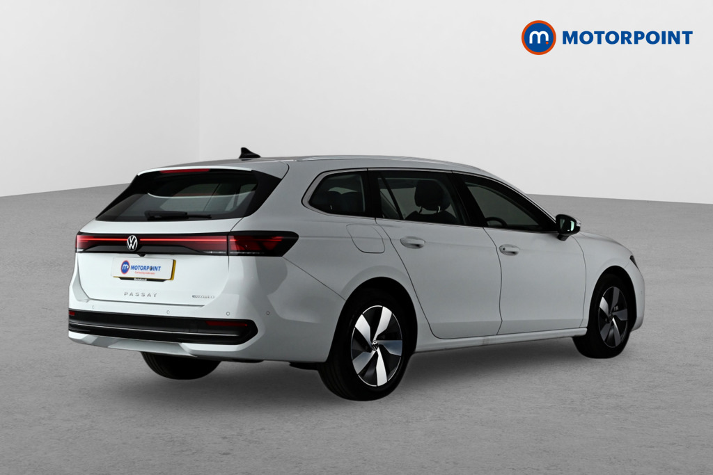 Volkswagen Passat 1.5 Tsi Ehybrid Life Dsg White #6