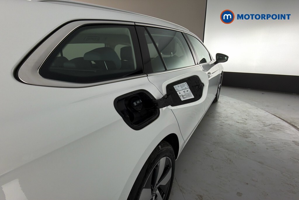 Volkswagen Passat 1.5 Tsi Ehybrid Life Dsg Info Pack, Driver P Black #41