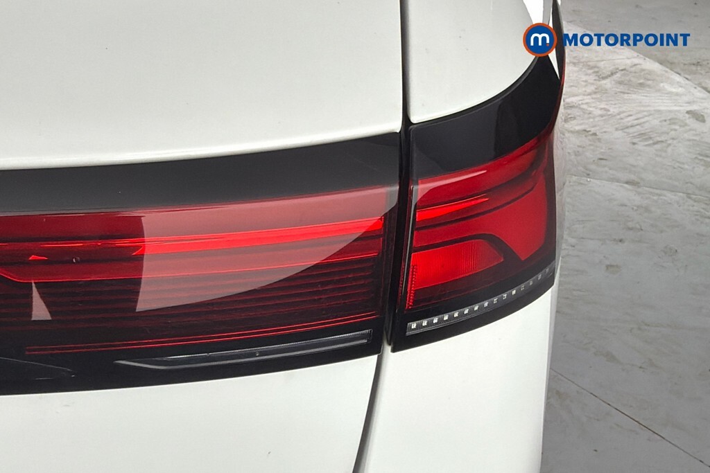 Volkswagen Passat 1.5 Tsi Ehybrid Life Dsg Info Pack, Driver P Black #39