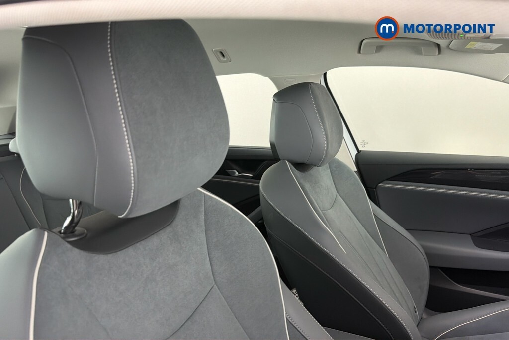 Volkswagen Passat 1.5 Tsi Ehybrid Life Dsg Info Pack, Driver P Black #28