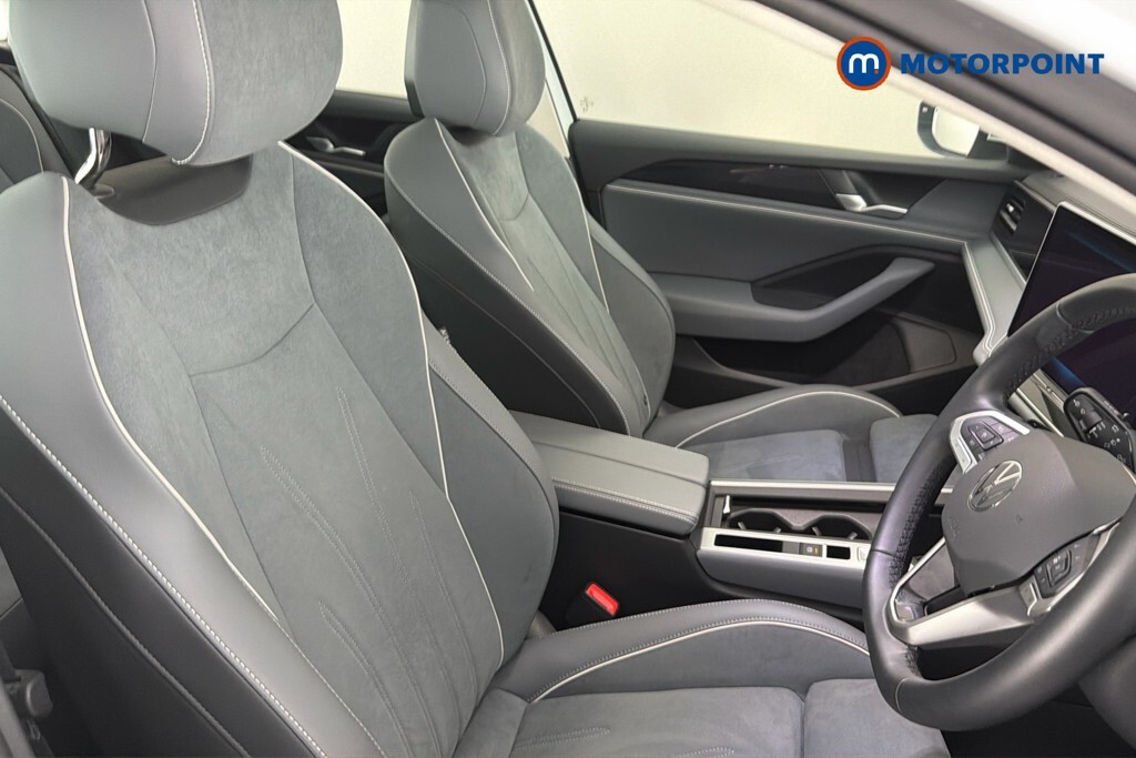 Volkswagen Passat 1.5 Tsi Ehybrid Life Dsg Info Pack, Driver P Black #27
