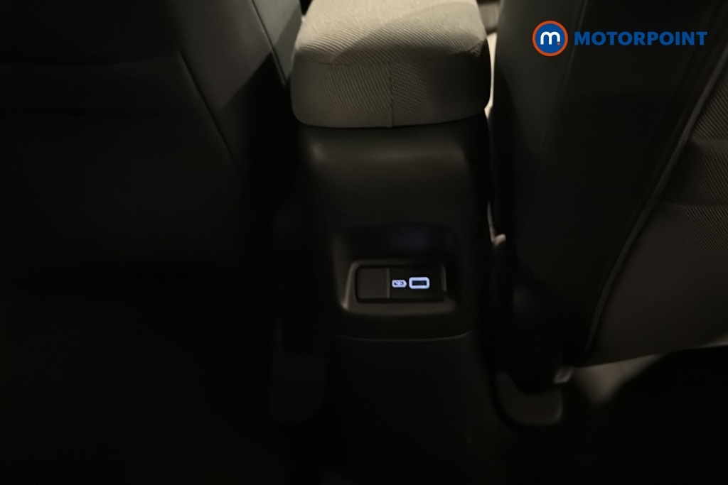 Honda Jazz 1.5 I-mmd Hybrid Sr Ecvt White #30