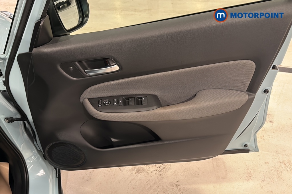 Honda Jazz 1.5 I-mmd Hybrid Sr Ecvt White #23