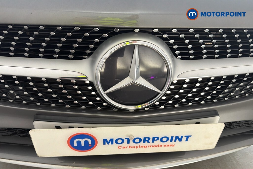 Mercedes-Benz A Class 1.3 A180 Amg Line Premium 2 Hatchback White #32