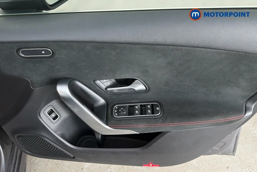 Mercedes-Benz A Class 1.3 A180 Amg Line Premium 2 Hatchback White #21