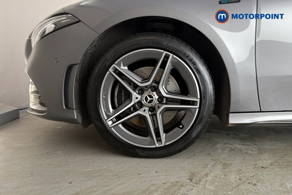 Mercedes-Benz A Class 1.3 A180 Amg Line Premium 2 Hatchback White #33