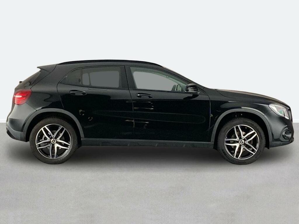 Mercedes-Benz GLA Class Gla 180 Urban Edition LP68UJS Black #2