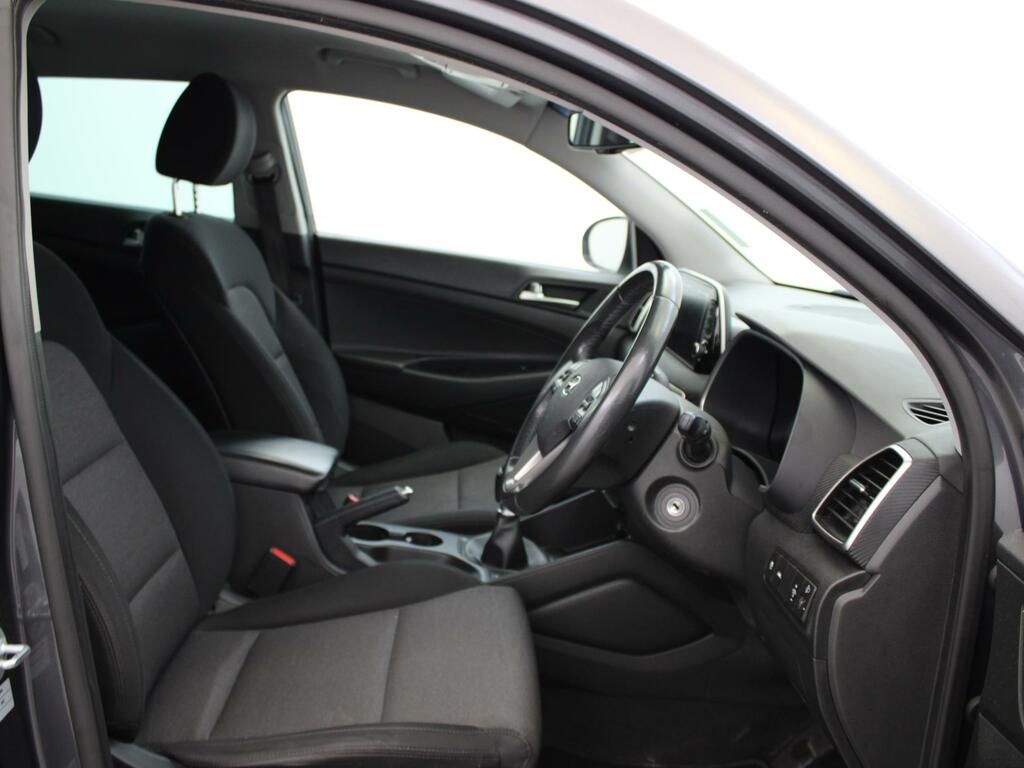 Hyundai Tucson  Grey #9