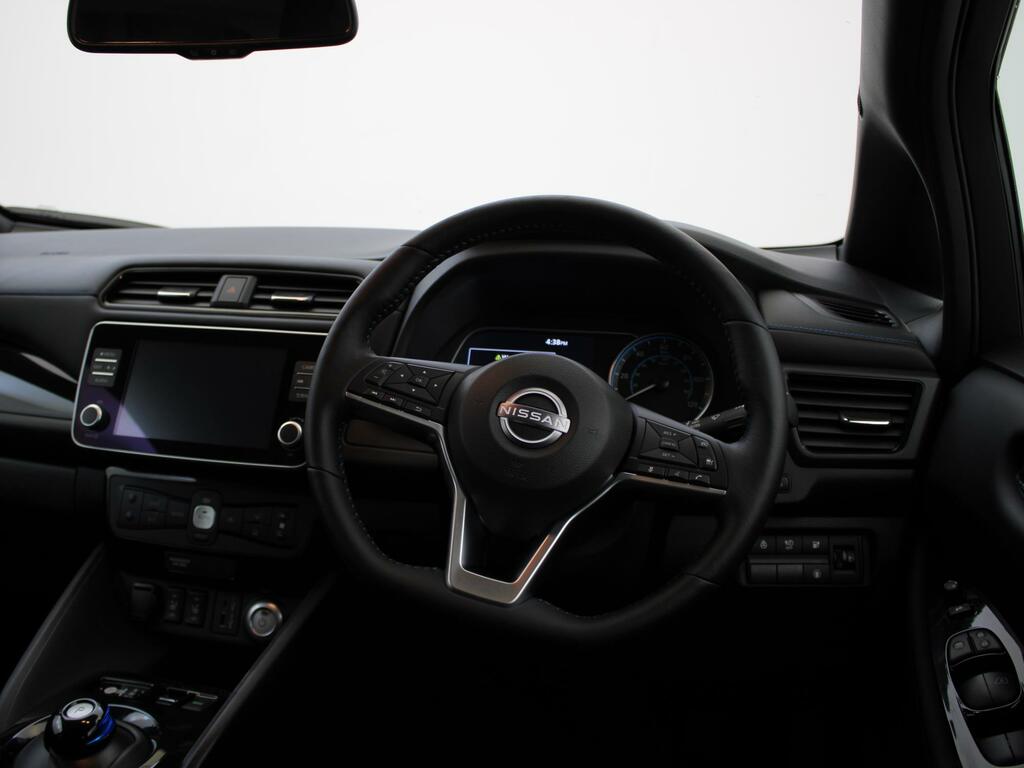 Nissan Leaf 39Kwh Tekna Hatchback 150 Ps Grey #15