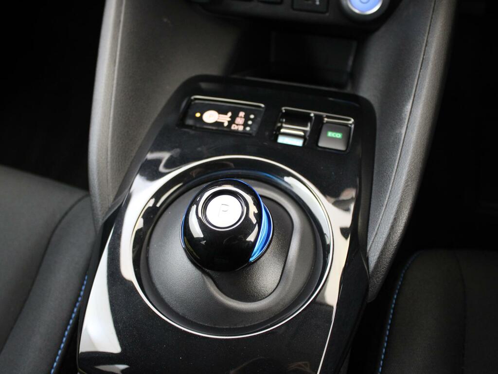 Nissan Leaf 39Kwh Tekna Hatchback 150 Ps Grey #31