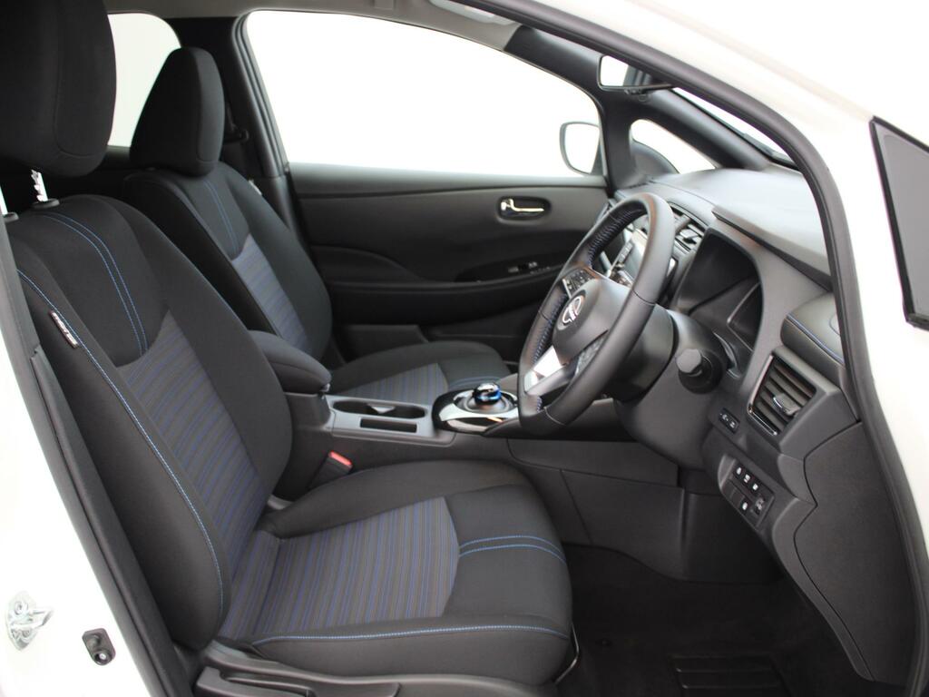 Nissan Leaf 39Kwh Tekna Hatchback 150 Ps Grey #9