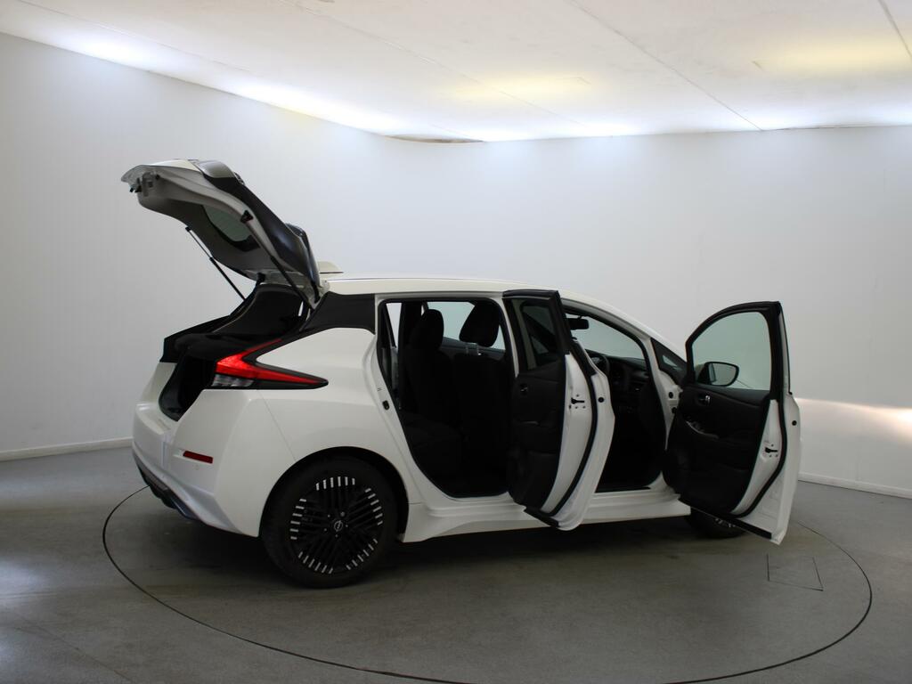 Nissan Leaf 39Kwh Tekna Hatchback 150 Ps Grey #40