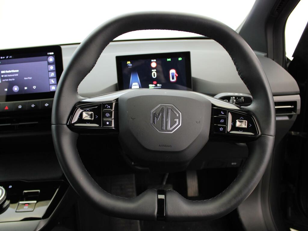 MG MG4 150Kw Trophy Long Range 64Kwh White #25
