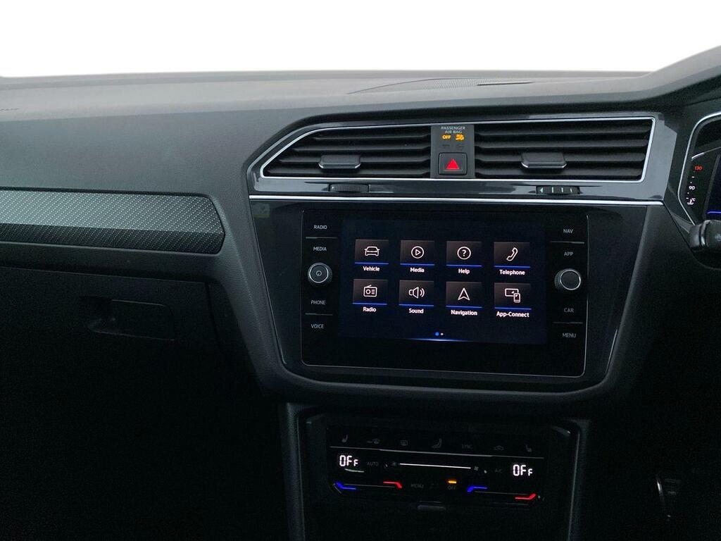 Volkswagen Tiguan Tiguan Elegance Tsi Silver #10