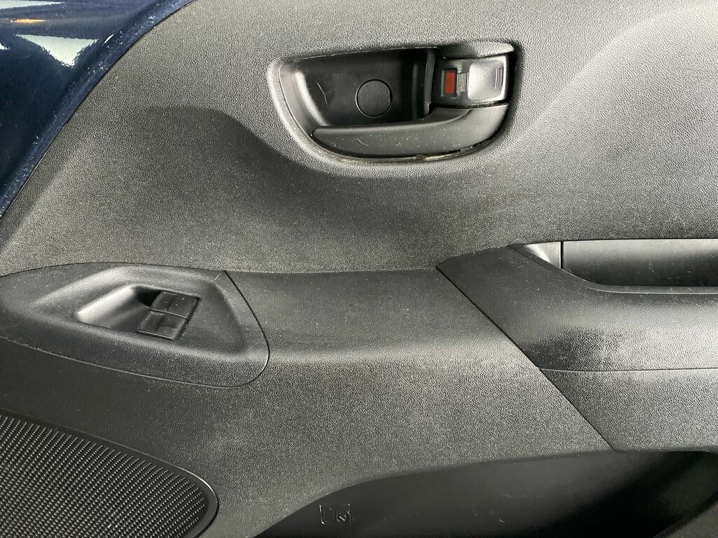 Peugeot 108 Active Red #22