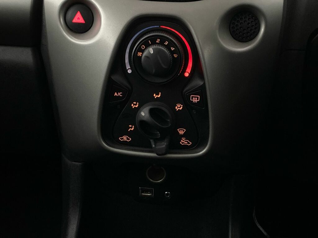 Peugeot 108 Active Red #18