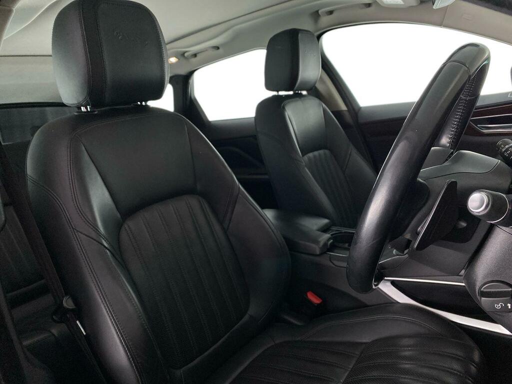 Jaguar F-Pace Green #10